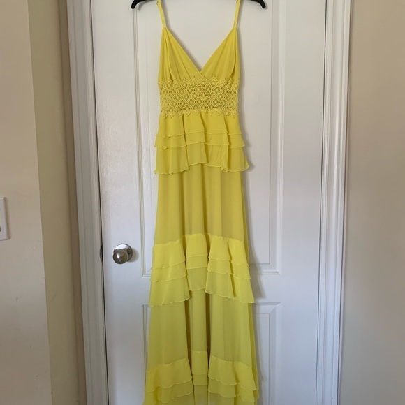 Rinascimento full-length frilled yellow dress- Size US S - Picture 2 of 6